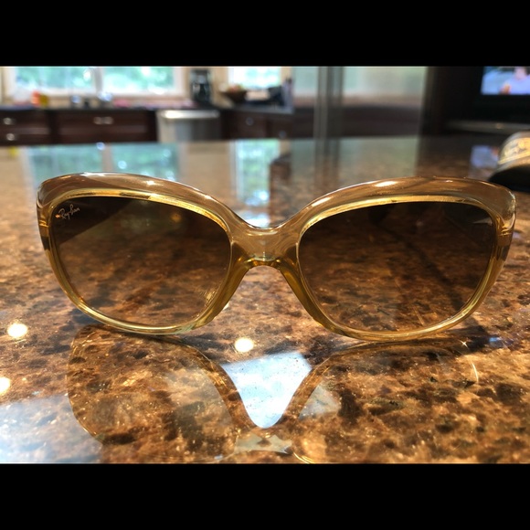 Ray Ban Women’s Sunglasses - Picture 2 of 3